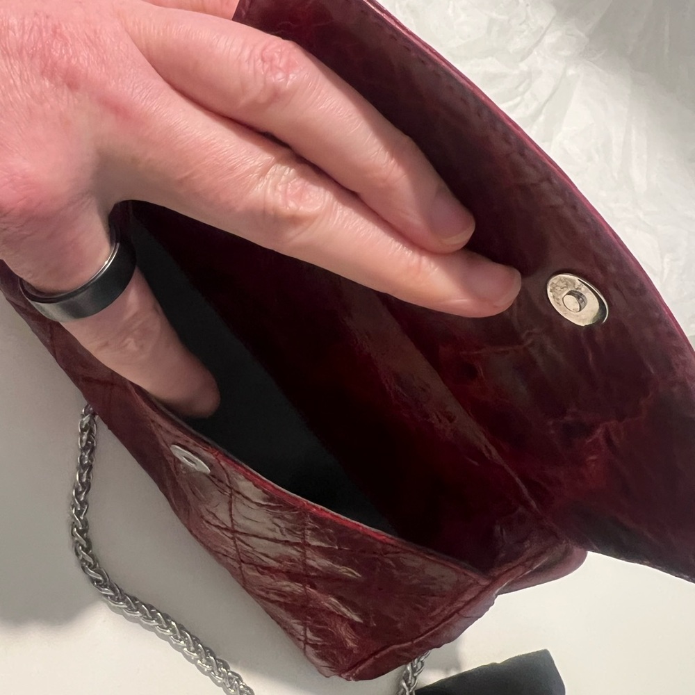 Traded DO NOT BUY
 runway clutch - Picture 11 of 13